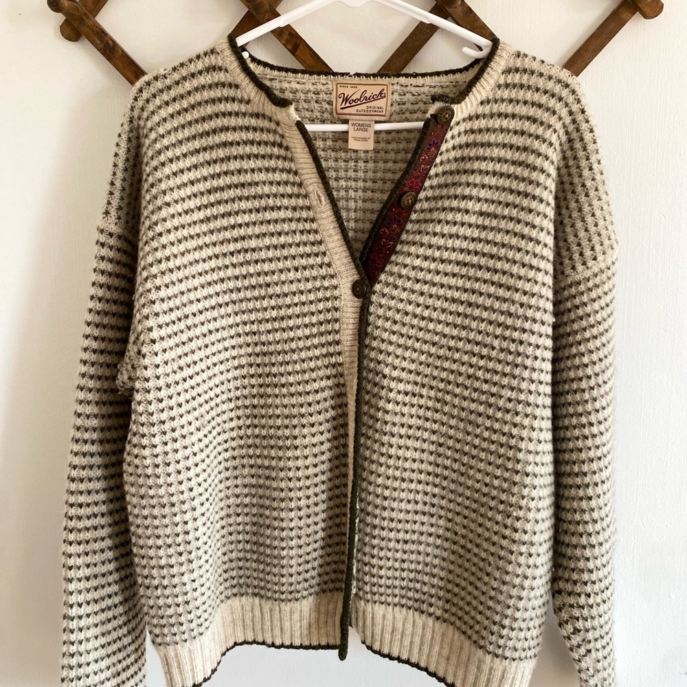 Woolrich Cream and Green Button-Up Cardigan